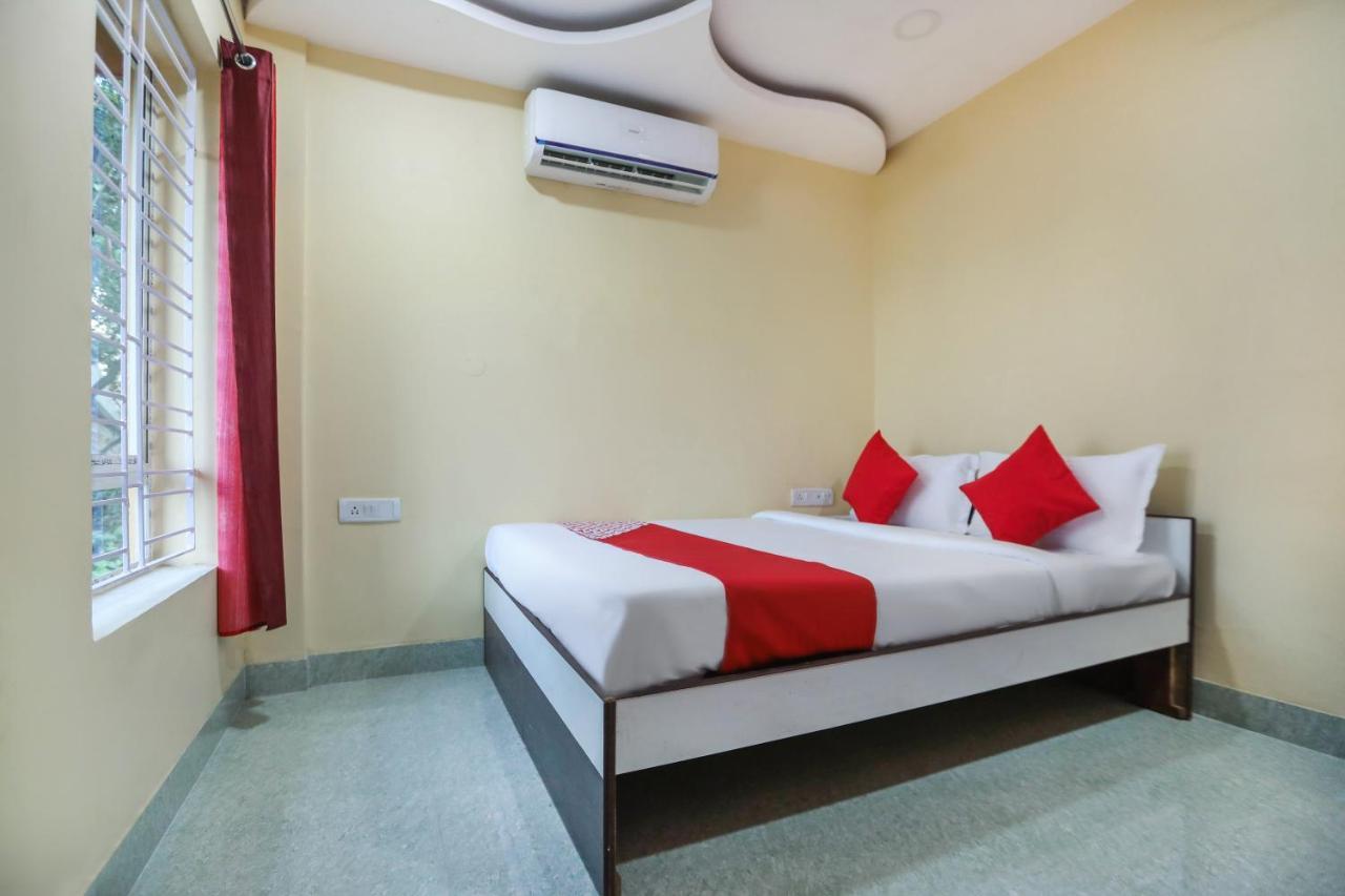 Oyo 62042 Niloy Guest House Jādabpur Esterno foto