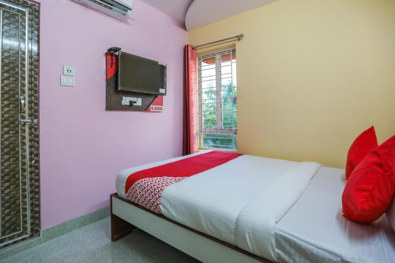 Oyo 62042 Niloy Guest House Jādabpur Esterno foto