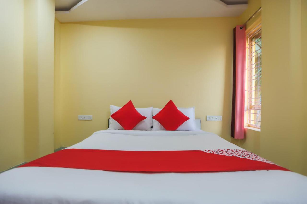 Oyo 62042 Niloy Guest House Jādabpur Esterno foto
