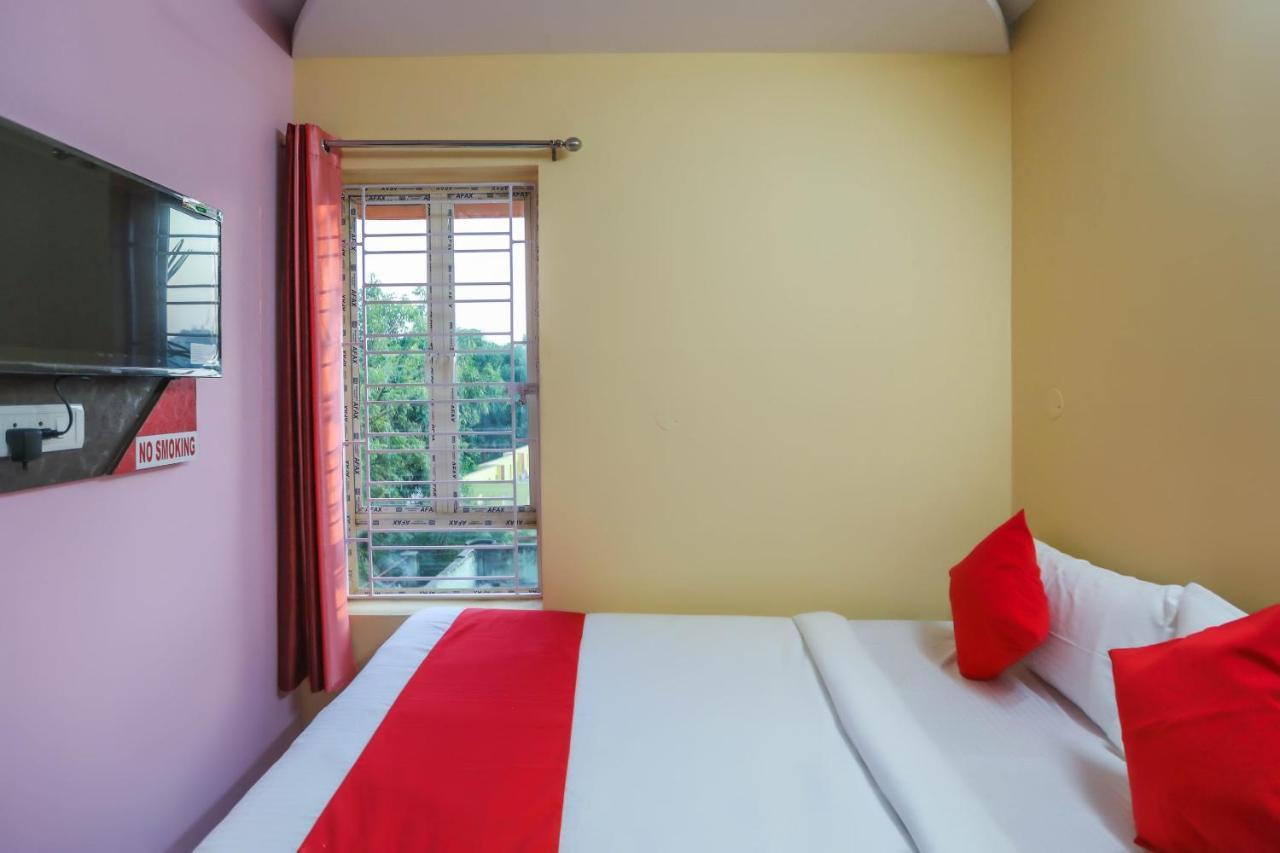 Oyo 62042 Niloy Guest House Jādabpur Esterno foto