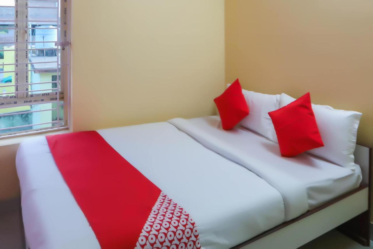 Oyo 62042 Niloy Guest House Jādabpur Esterno foto