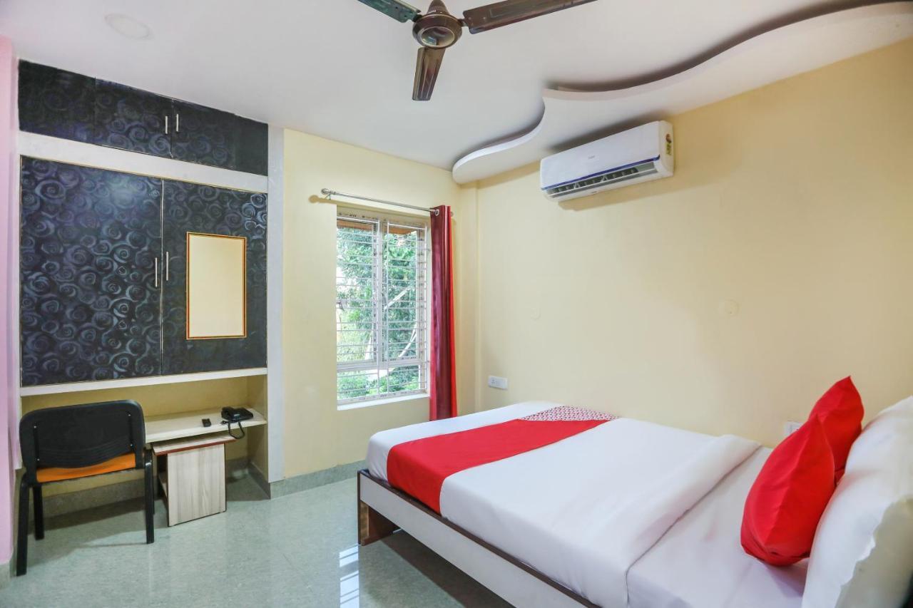 Oyo 62042 Niloy Guest House Jādabpur Esterno foto